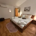 Lägenhet Amaris - With Sea View & Heated Swimming Pool At Ciovo Trogir