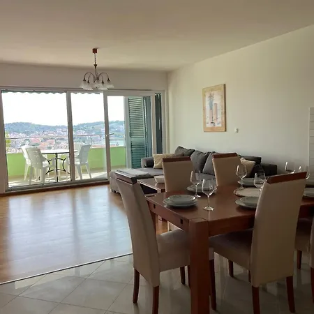 Apartmán With Sea View & Swimming Pool At Ciovo - Amaris