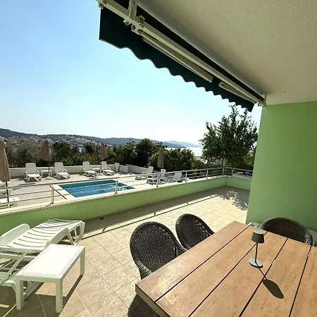 With Sea View & Swimming Pool At Ciovo - Amaris