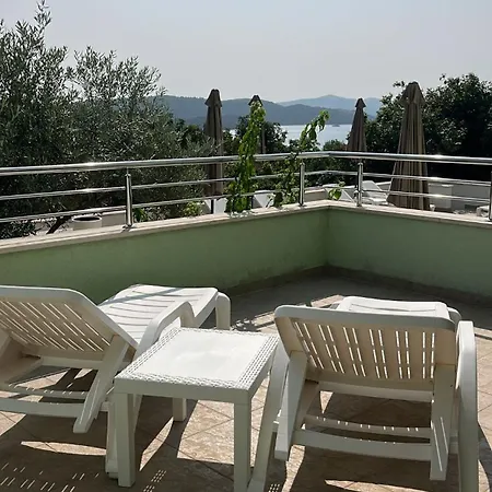 Lejlighed Amaris - With Sea View & Heated Swimming Pool At Ciovo Trogir