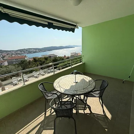 アパート Amaris - With Sea View & Heated Swimming Pool At Ciovo *