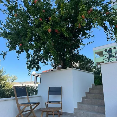 Lejlighed Amaris - With Sea View & Heated Swimming Pool At Ciovo Trogir