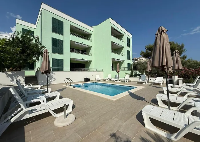 アパート Amaris - With Sea View & Heated Swimming Pool At Ciovo