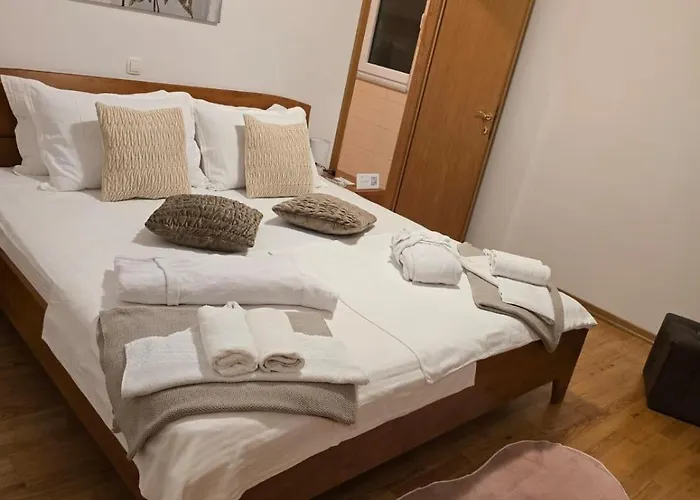 アパート Amaris - With Sea View & Heated Swimming Pool At Ciovo