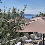Amaris - With Sea View & Heated Swimming Pool At Ciovo *