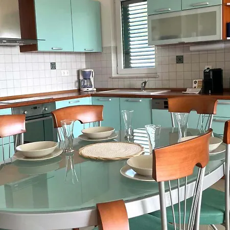 With Sea View & Swimming Pool At Ciovo - Amaris Apartamento *