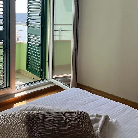 With Sea View & Swimming Pool At Ciovo - Amaris Apartamento