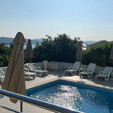 With Sea View & Swimming Pool At Ciovo - Amaris