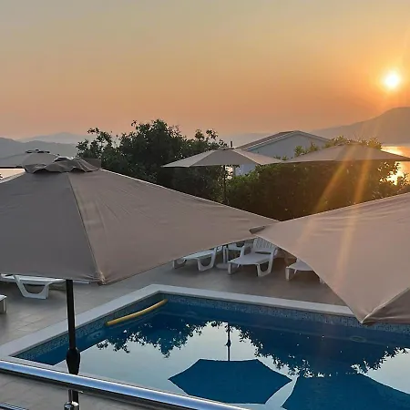 With Sea View & Swimming Pool At Ciovo - Amaris * Trogir